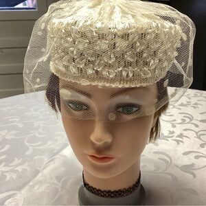 Chic Cream Lace Women's Hat with Veil Pill Box